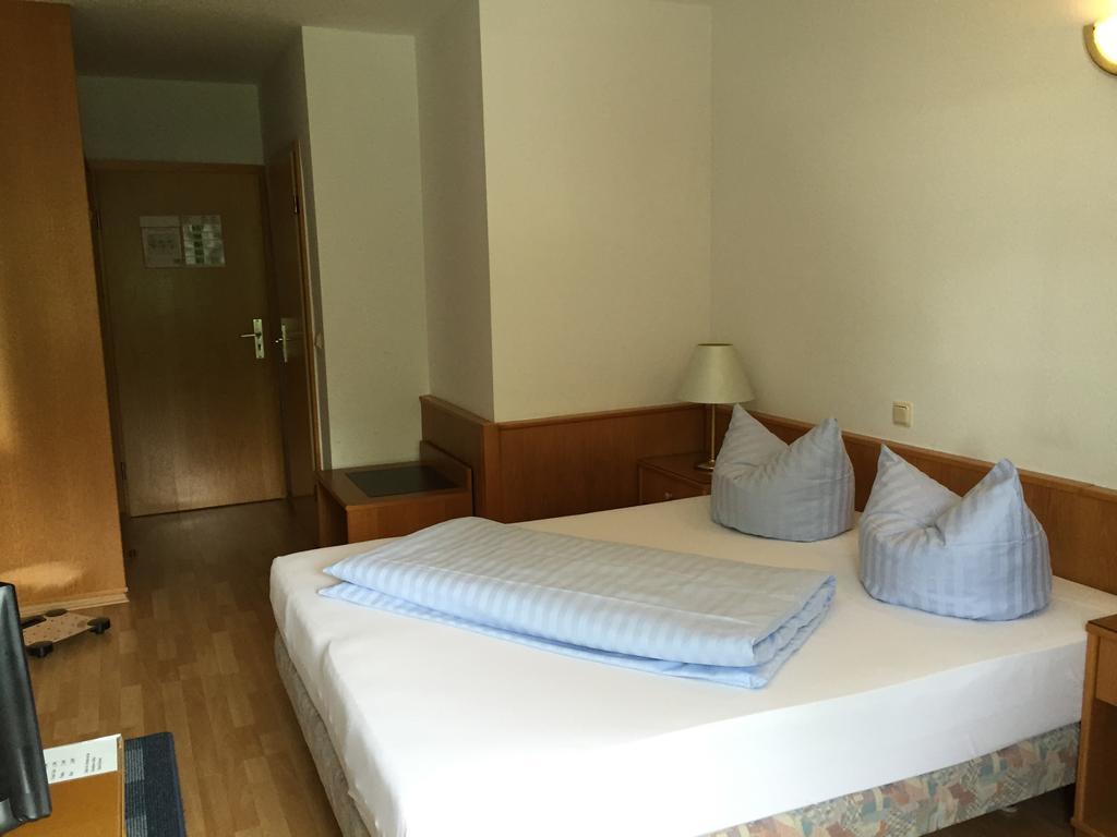 Niebuhrs Hotel Friedrichsdorf Zimmer foto