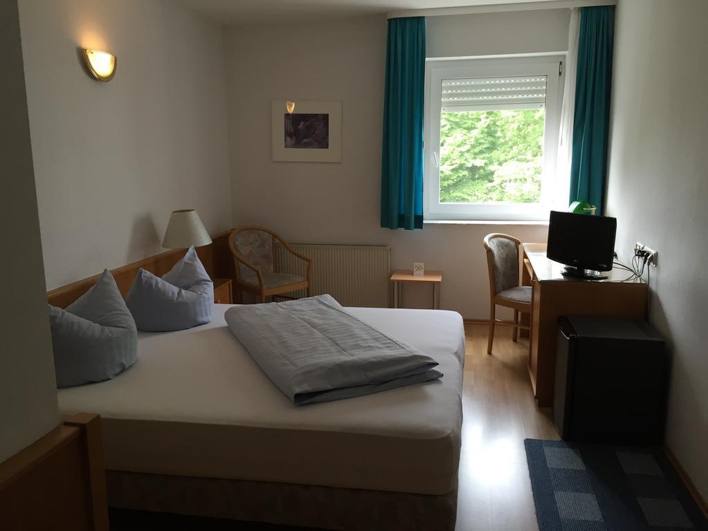 Niebuhrs Hotel Friedrichsdorf Zimmer foto